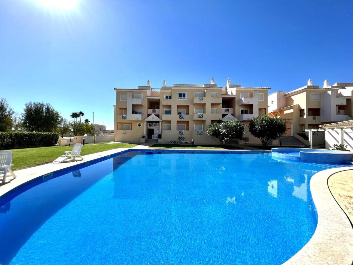Albufeira Valley 1 With Pool By Homing Exterior photo